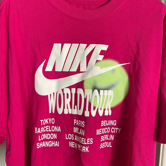 nike world tour pink